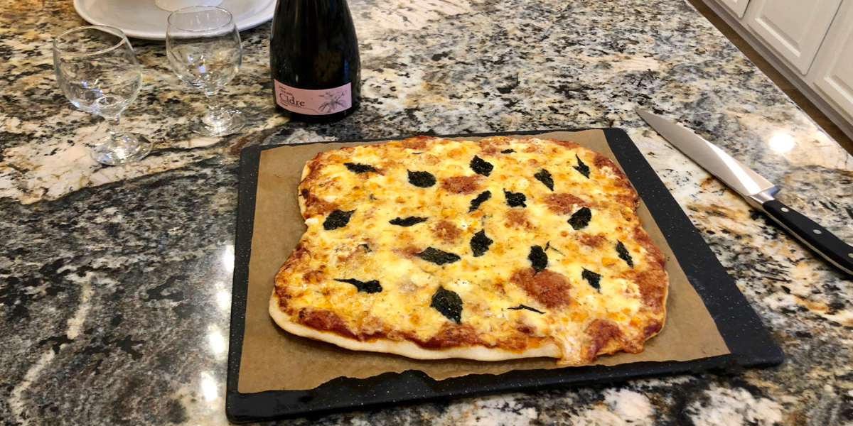 Quattro Fomaggi Pizza and Julien a Thurel Cidre