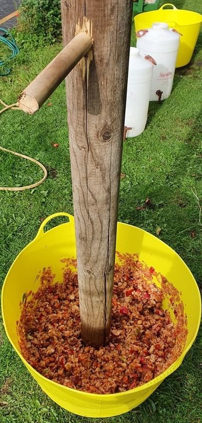 Post Scratter Method (photo by Robin Bornoff)